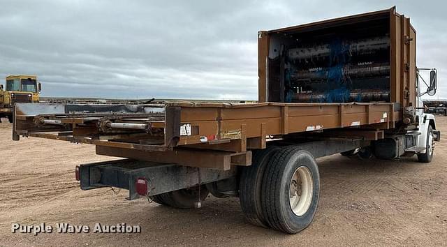 Image of Freightliner FL70 equipment image 4