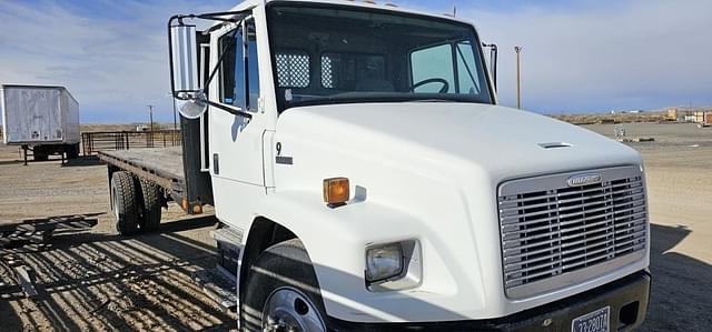 Image of Freightliner FL70 equipment image 1