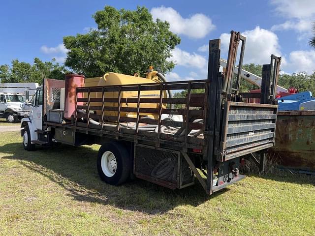 Image of Freightliner FL70 equipment image 1
