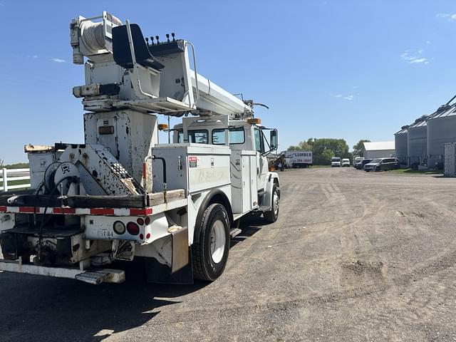 Image of Freightliner FL70 equipment image 3
