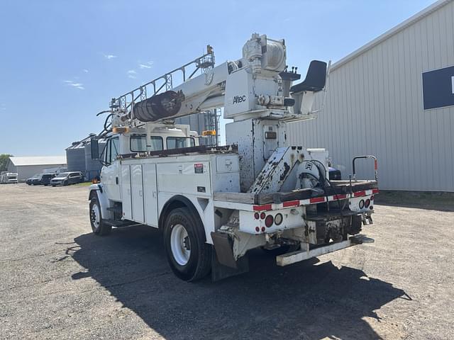 Image of Freightliner FL70 equipment image 2
