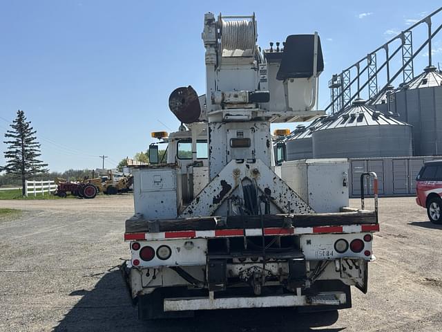 Image of Freightliner FL70 equipment image 4