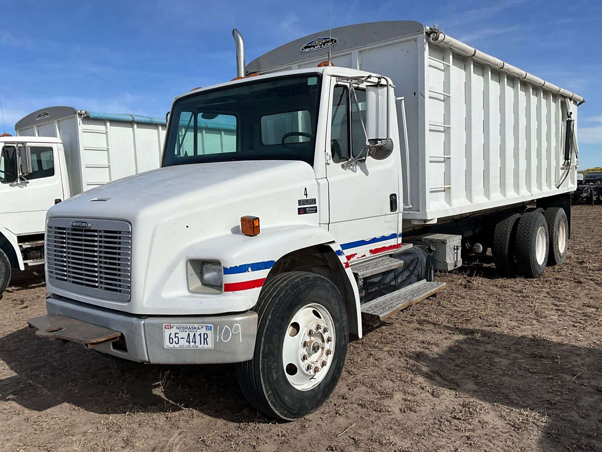 1997 Freightliner FL70 Equipment Image0