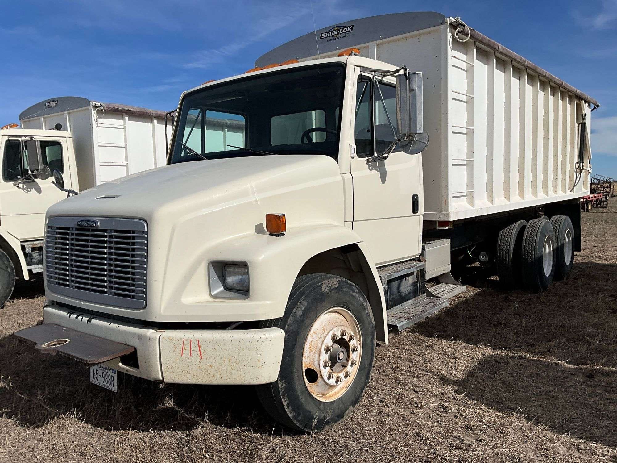 1997 Freightliner FL70 Equipment Image0