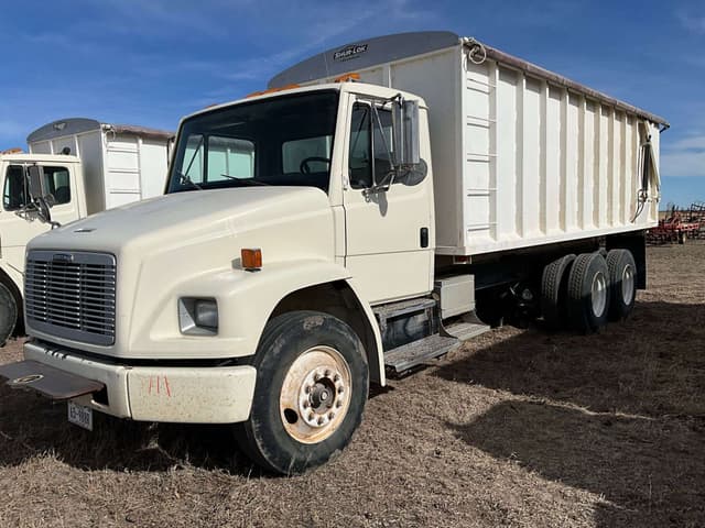 Image of Freightliner FL70 equipment image 1