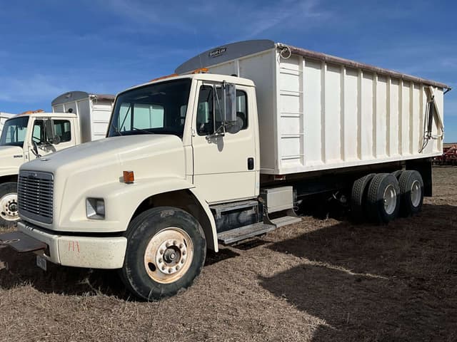 Image of Freightliner FL70 equipment image 3