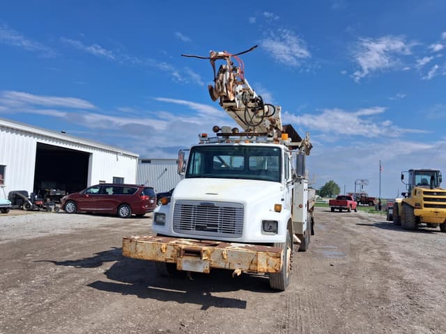 Image of Freightliner FL80 equipment image 4