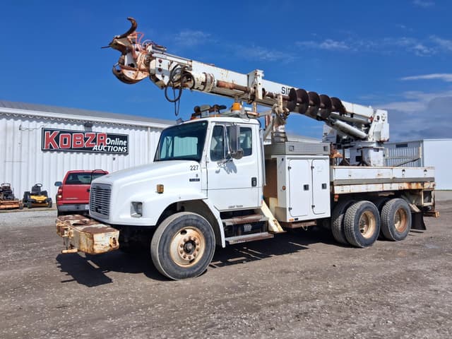 Image of Freightliner FL80 equipment image 1