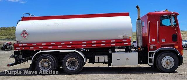 Image of Freightliner FLB equipment image 3