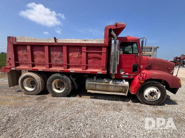 Image of Freightliner FLD112 equipment image 4