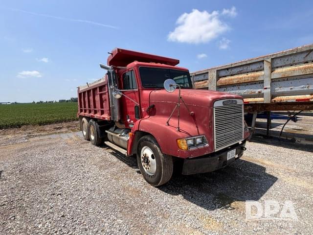 Image of Freightliner FLD112 equipment image 2