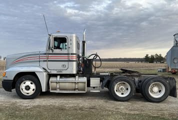 Main image Freightliner FLD120
