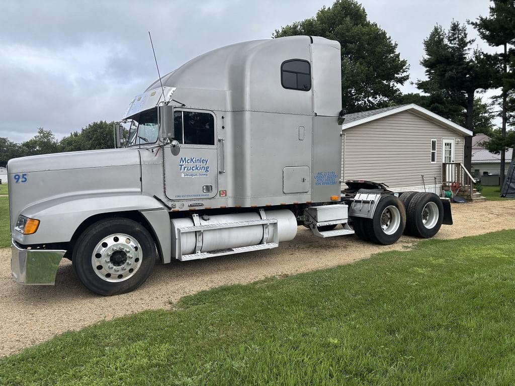 Image of Freightliner FLD Primary image