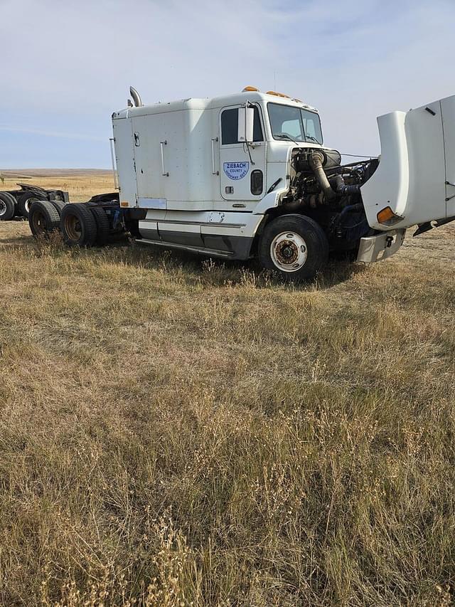 Image of Freightliner FLD112 equipment image 2