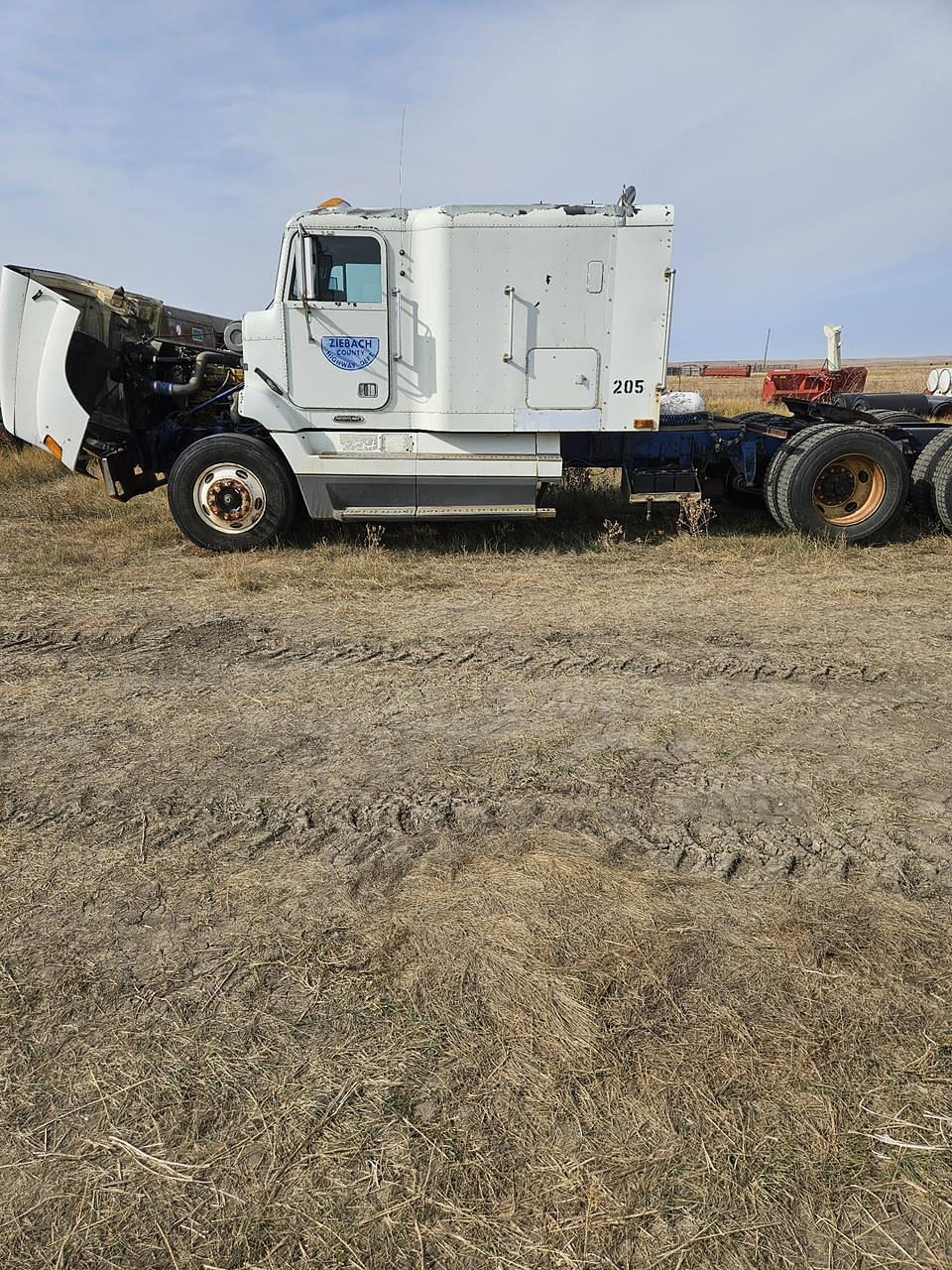 Image of Freightliner FLD112 Primary image