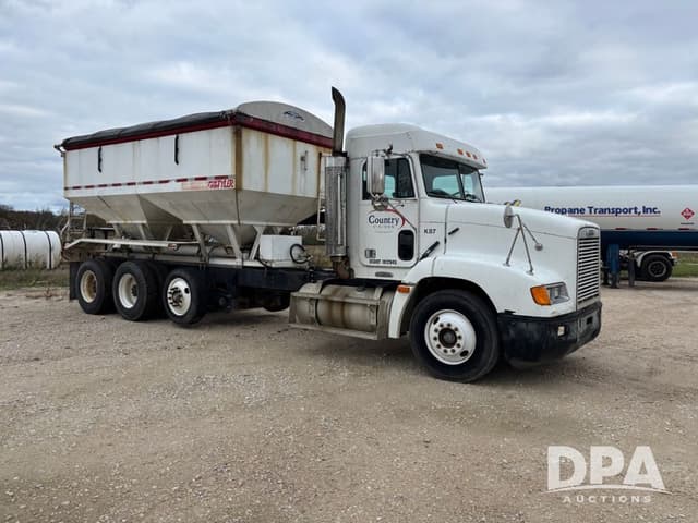 Image of Freightliner FLD112 equipment image 1