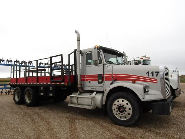 Image of Freightliner FLD120 equipment image 3
