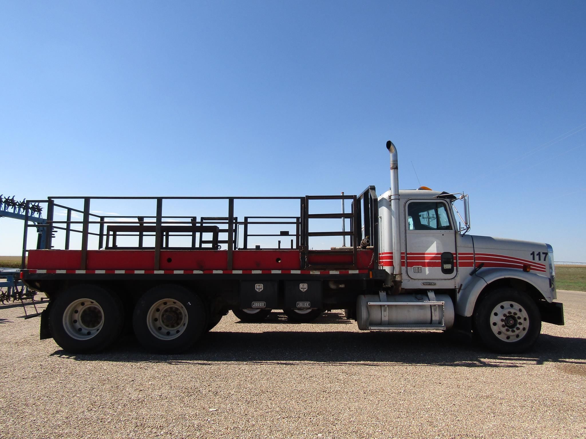 1997 Freightliner FLD120 Equipment Image0