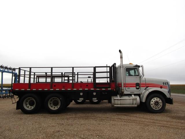 Image of Freightliner FLD120 equipment image 1