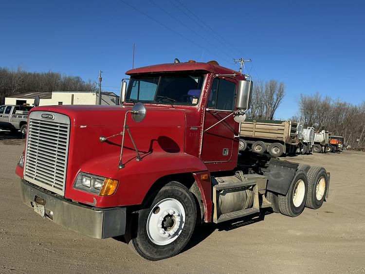 1997 Freightliner FLD120 Equipment Image0