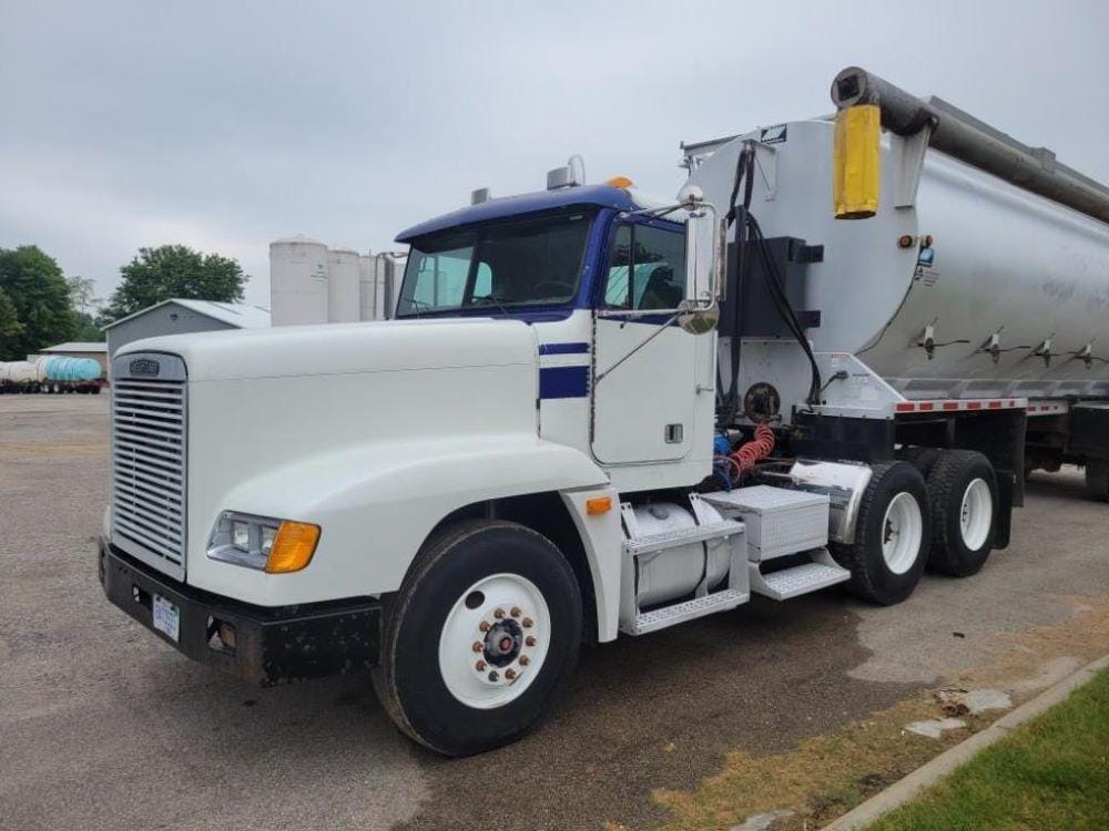 Main image Freightliner FLD120