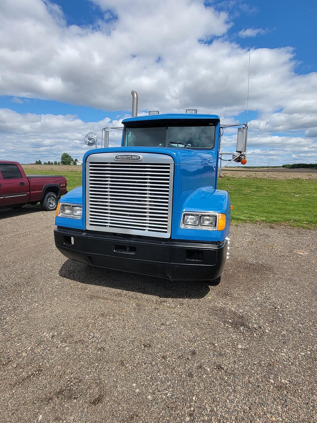 Image of Freightliner FLD120 Primary image