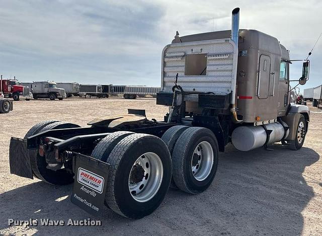 Image of Freightliner FLD120 equipment image 4