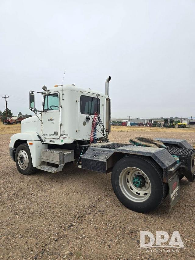 Image of Freightliner FLD120 equipment image 1