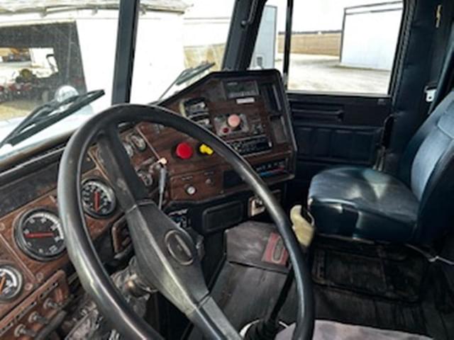 Thumbnail image Freightliner FLD120 22