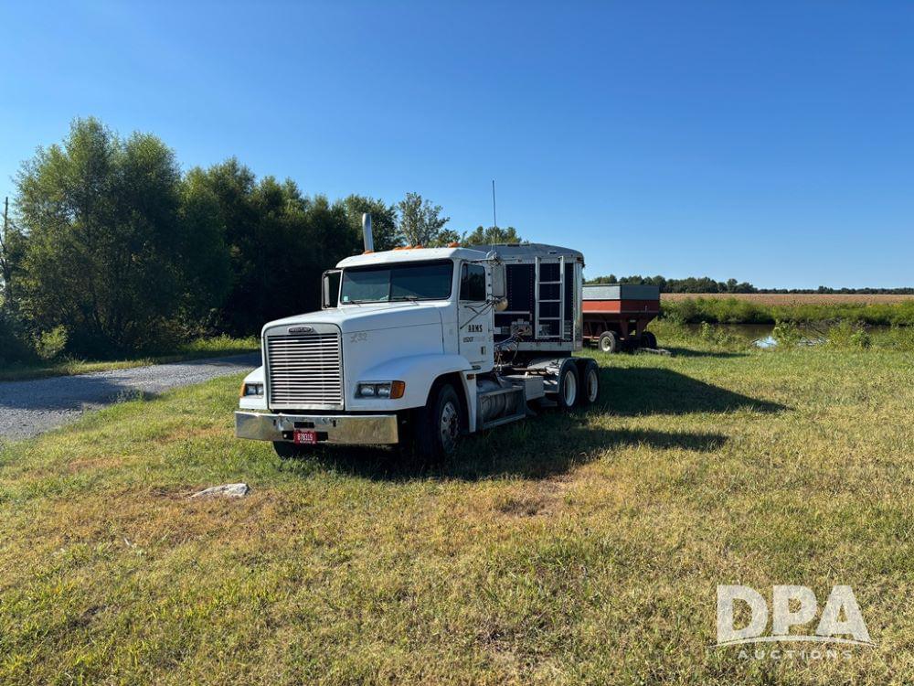 Image of Freightliner FLD120 Primary image