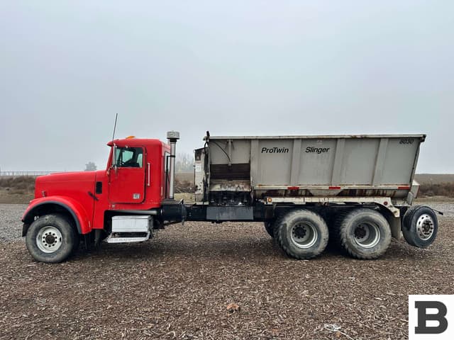 Image of Freightliner FLD120SD equipment image 2