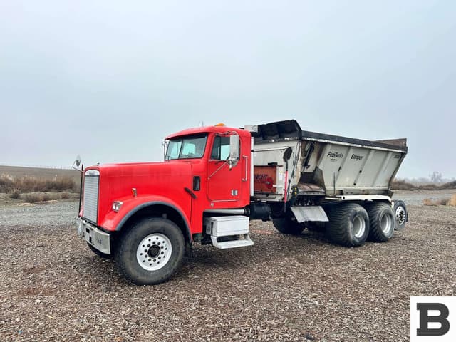 Image of Freightliner FLD120SD equipment image 1