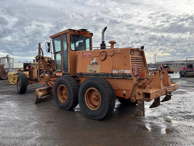 Image of Galion 850B equipment image 3