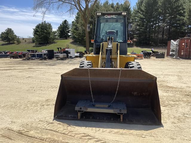 Image of Gehl 721 equipment image 1