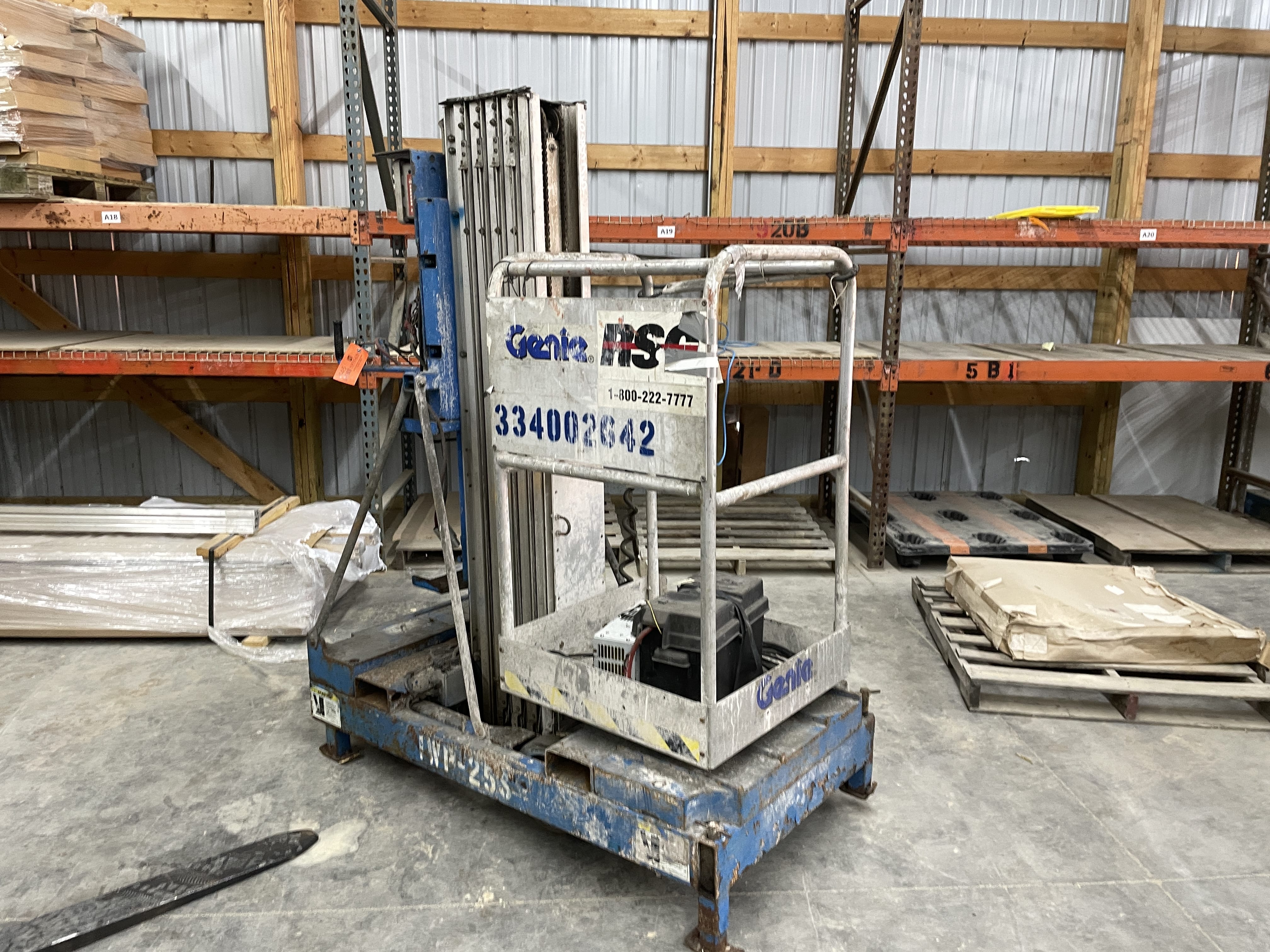 1997 Genie IWP-25S Equipment Image0