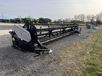 1997 Gleaner 800 Equipment Image0