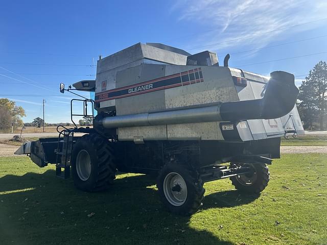 Image of Gleaner R52 equipment image 1