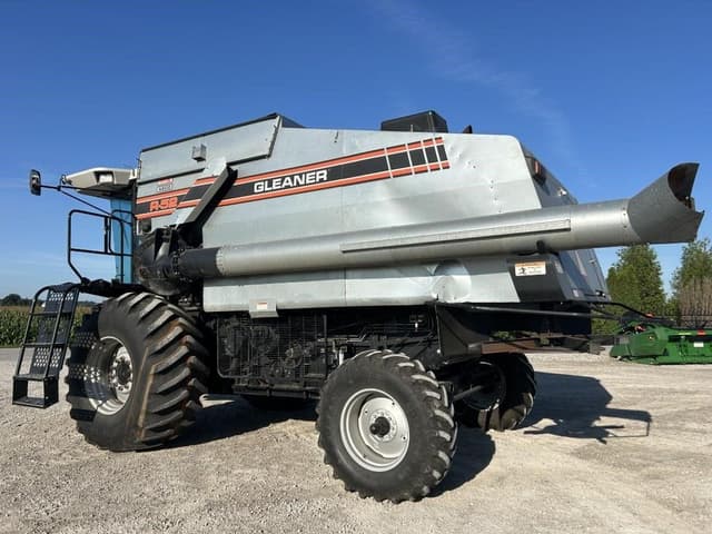 Image of Gleaner R52 equipment image 4