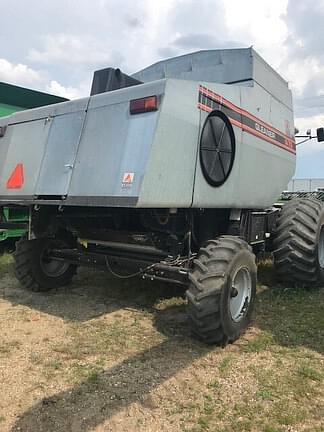 Image of Gleaner R72 equipment image 3