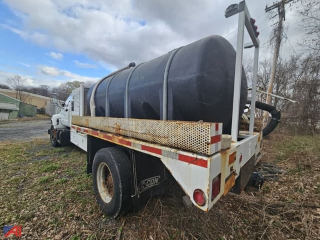 Image of GMC C7500 equipment image 3