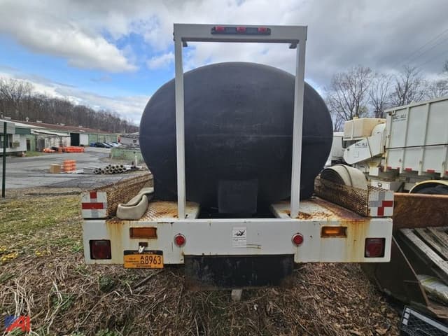 Image of GMC C7500 equipment image 4