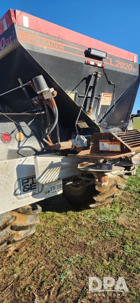 Image of GMC 8500 equipment image 4