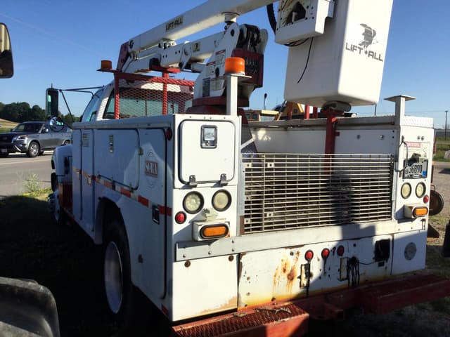 Image of GMC C5500 equipment image 3