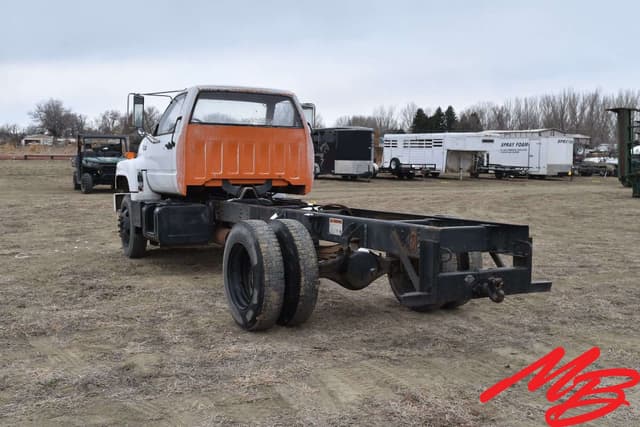 Image of GMC TopKick C6500 equipment image 4