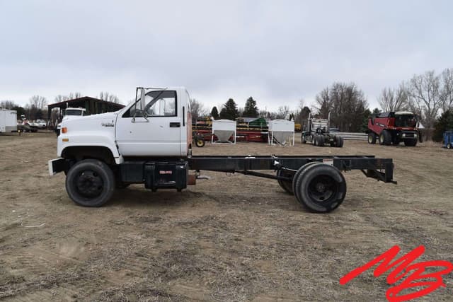 Image of GMC TopKick C6500 equipment image 2