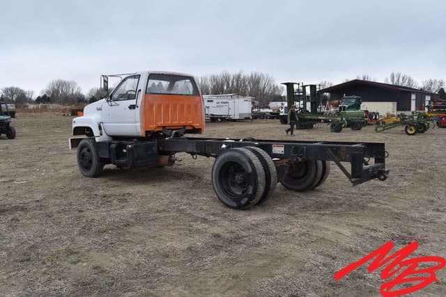 Image of GMC TopKick C6500 equipment image 3