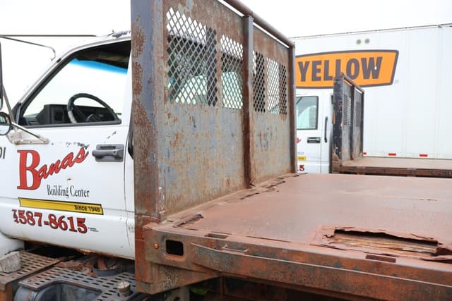 Image of GMC C6500 equipment image 2