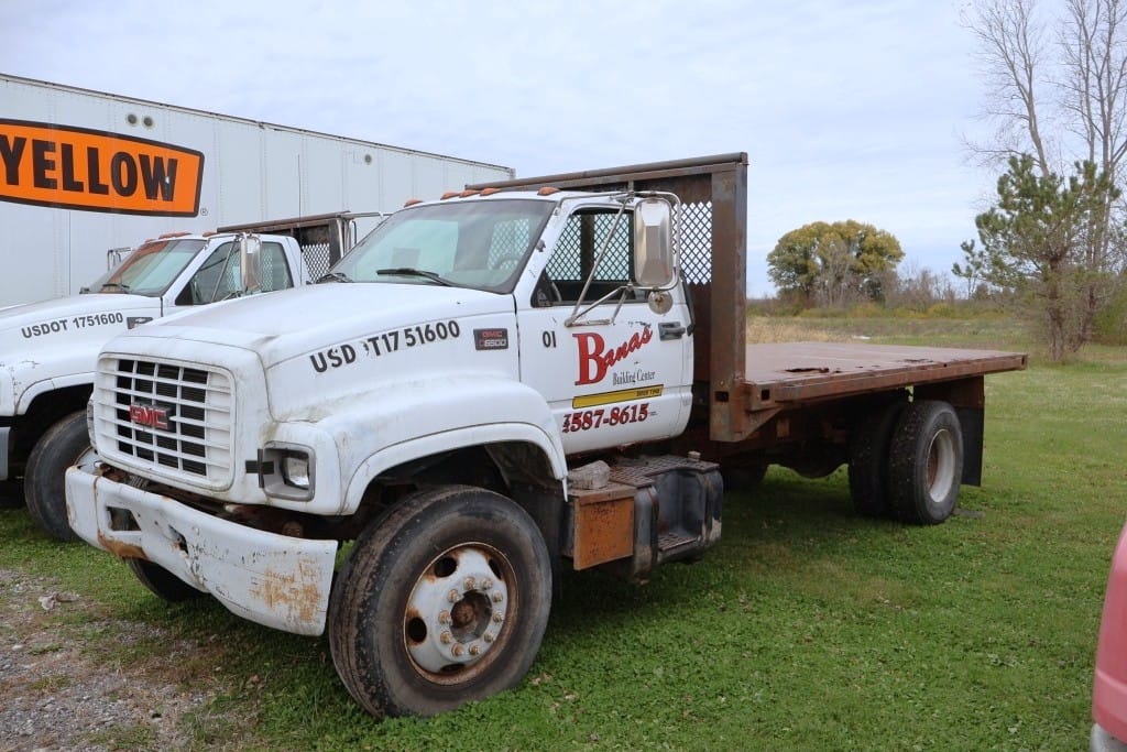 1997 GMC C6500 Equipment Image0