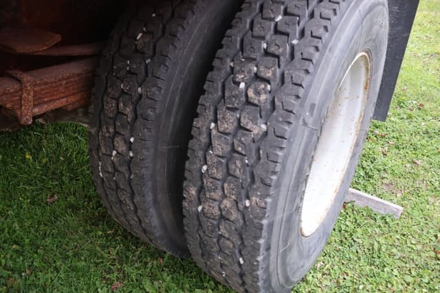 Image of GMC C6500 equipment image 1