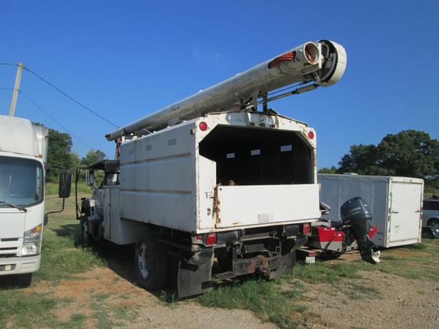 Image of GMC C7500 equipment image 3